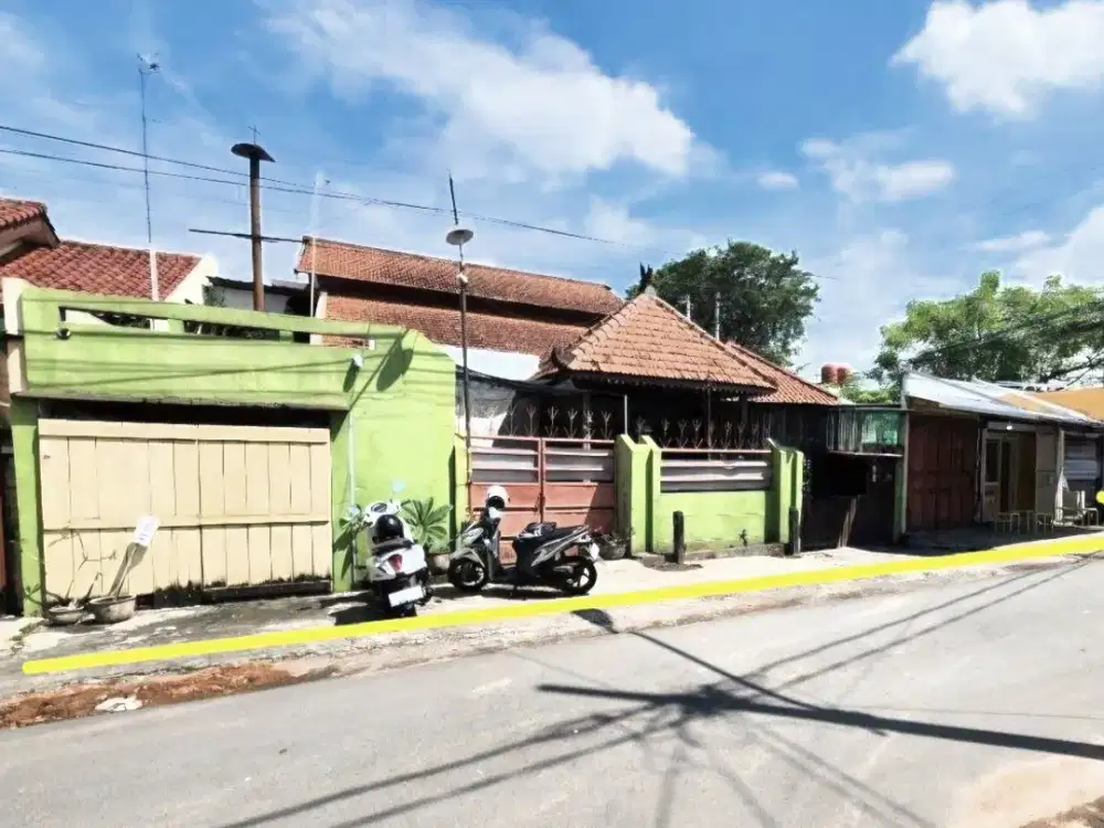 Rumah  plus Kios dekat kampus ATMi Karangasem Laweyan Solo