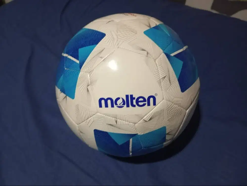 Bola Sepak Molten Size 5
