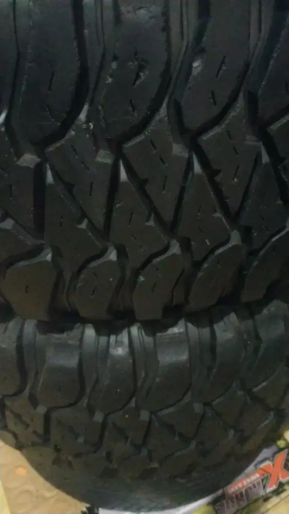 Velg dan ban 33/12.5/20.copotan Jeep rubicon