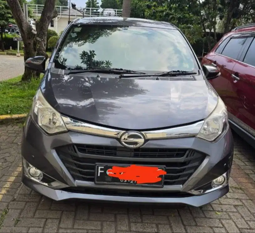 Jual Santai Daihatsu Sigra 1.2 R Deluxe AT 2017