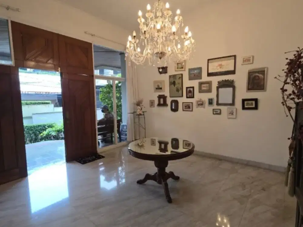 Rumah Lama Terawat Bagus Siap Huni Di Simprug