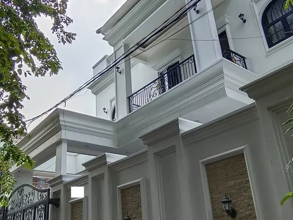 NL345- Dijual Rumah Hook Luas 194 American Classic di Sunter Agung