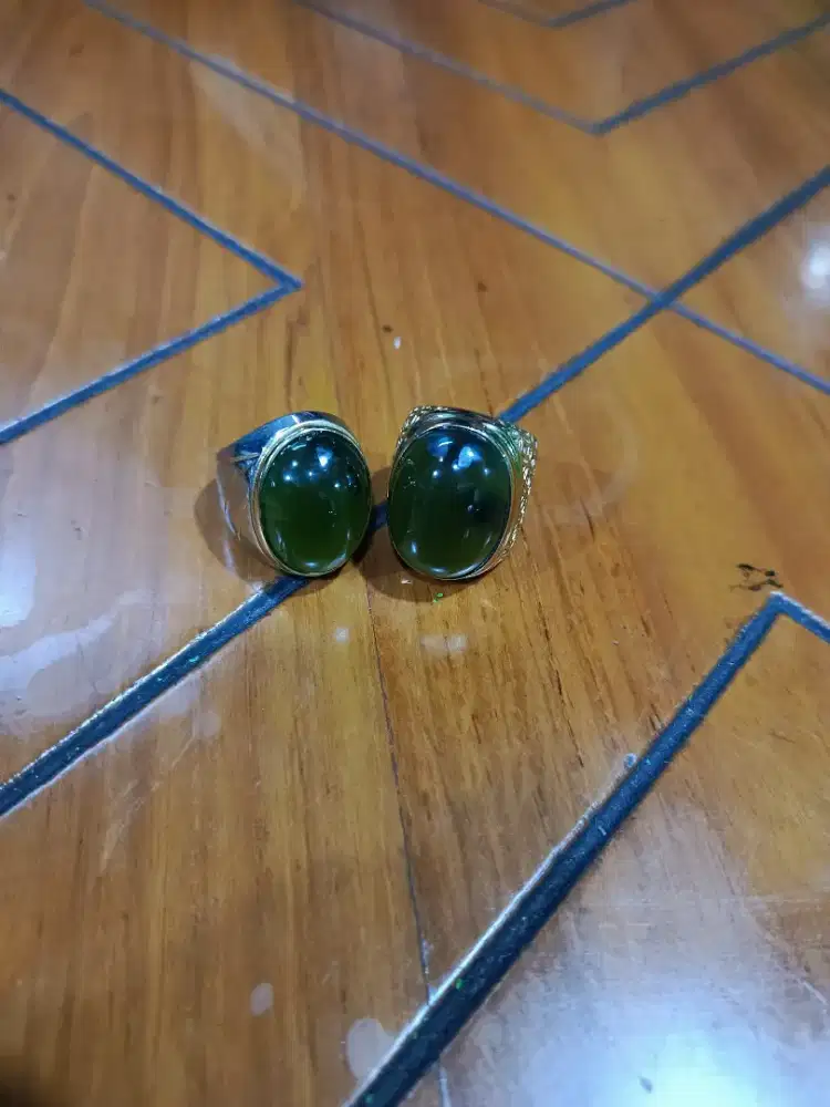 Si kembar serfentin batu aceh