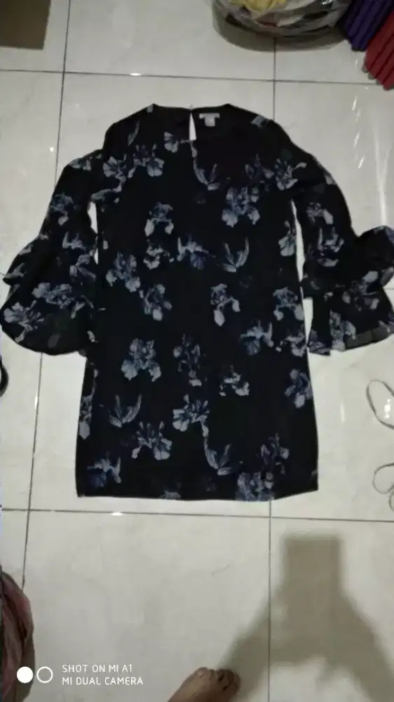 Dress H&M, lengan panjang, ukuran lingkar dada 92cm
