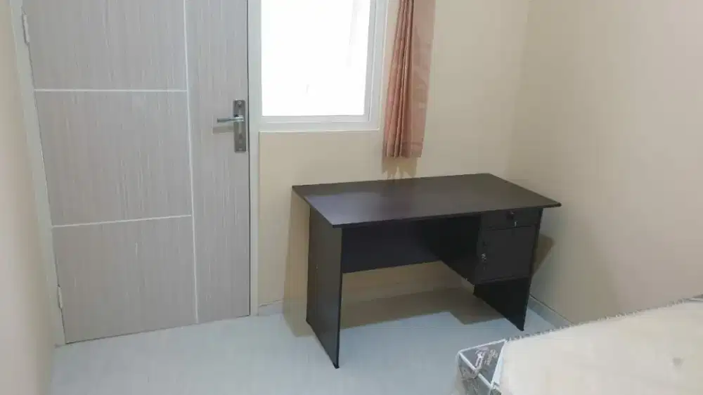 Dicari pegewai ART WANITA jaga dan bersih2 Kos putri. Max 40 th