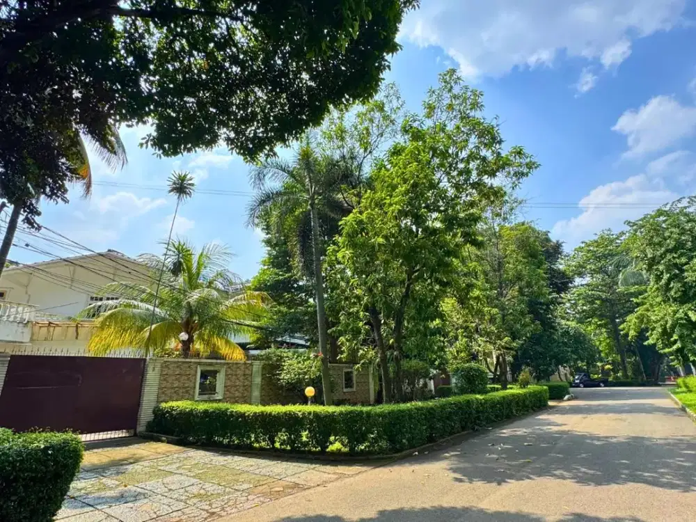RUMAH DIJUAL   SELONG Kebayoran Baru Jakarta Selatan  BEST LOCATION