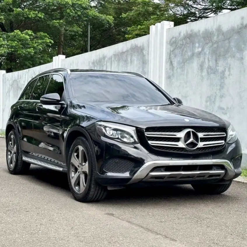 (CASH) Mercedes Benz GLC250 4Matic 2016