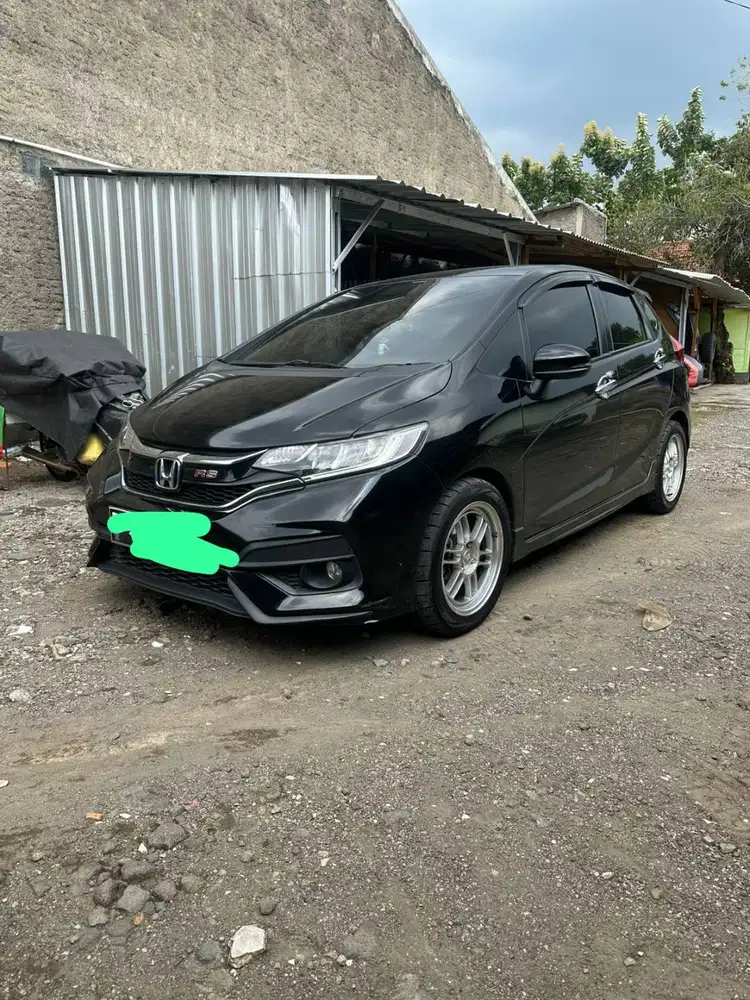 Honda Jazz GK5 1.5 RS CVT 2017 HITAM
