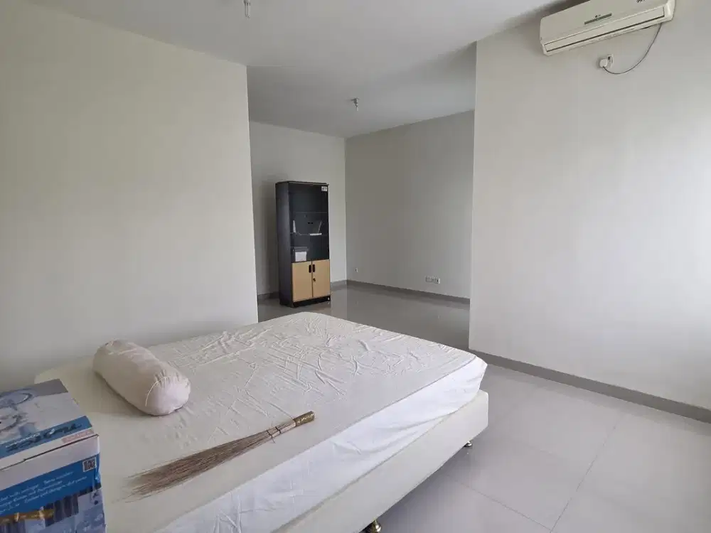 DISEWA RUMAH TAHUNAN 2 LANTAI FURNISH SIAP HUNI BAGUS SENTUL CITY SSR762 A10