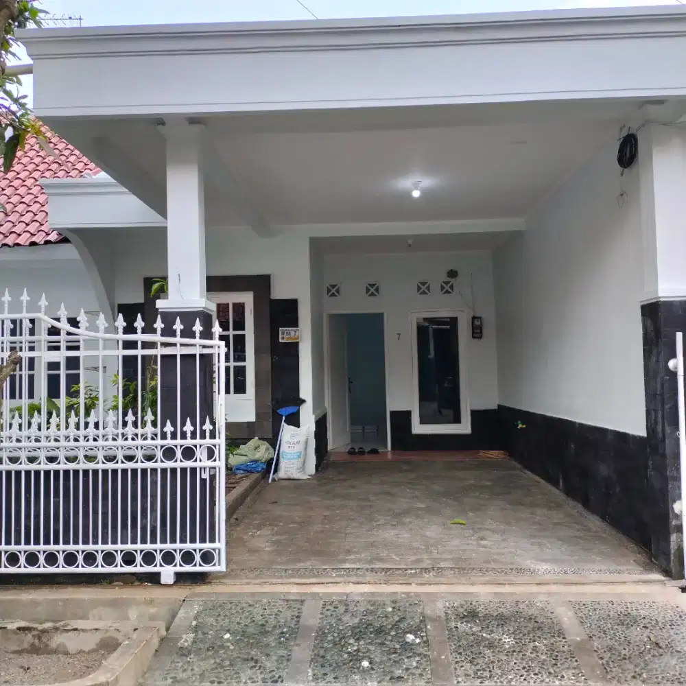 Jual / Kontrak Rumah Asri Adem Tenang