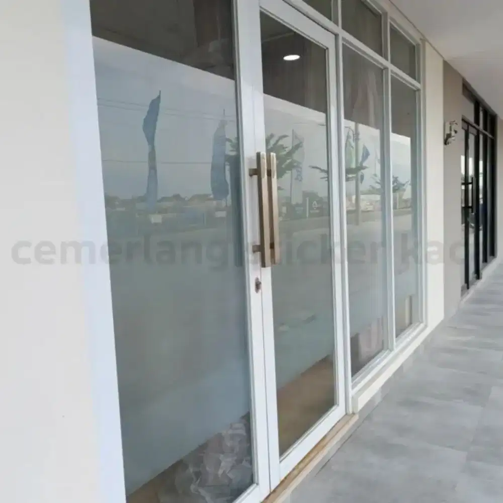 Jasa pemasangan sticker kaca film kantor