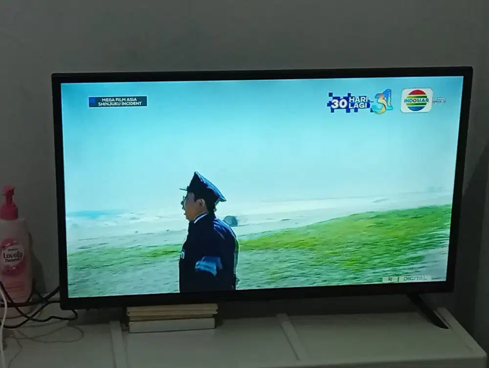 Tv android digital 32in baru sebulan pakai