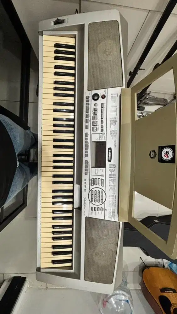 Yamaha Portable Grand DGX 300 Original Keyboard / Piano NEGO