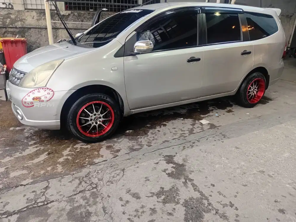 Nissan Grand livina 2009 Bensin