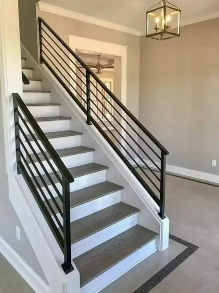 Reling tangga dan pagar balkon minimalis bikin aman dan tangga nyaman