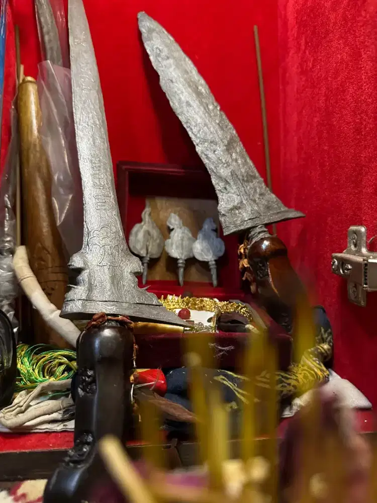 Pusaka omyangjimbe dan bethok tindih