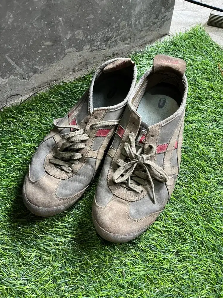 dijual onitsuka tiger size 42 original 100%