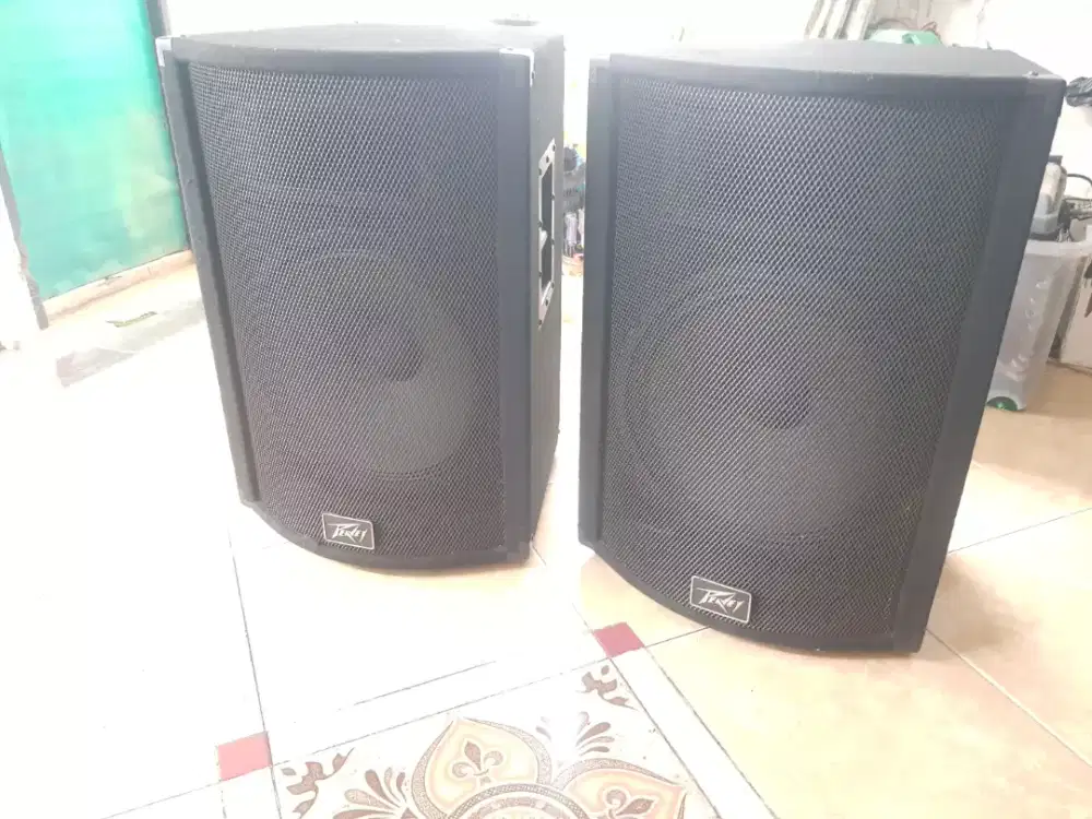 Sepasang speaker pasif Peavey 115i mulus dan full original