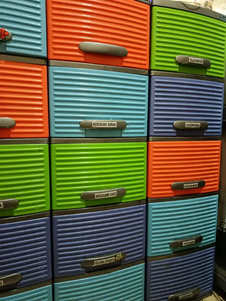 Lemari plastik susun 5 like new