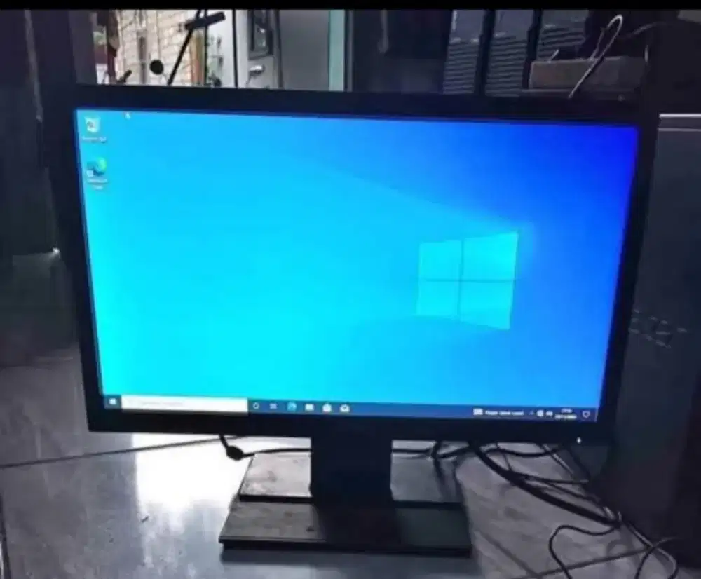 Dijual monitor LED 20inch 100unit  bersih jernih siap pakai bosku