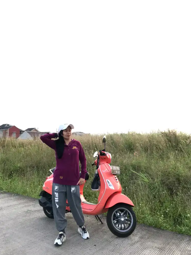 Scoter kesayangan vespa LX
