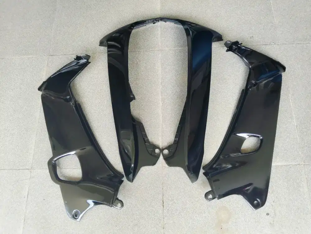 Cover Depan dan Samping Sepeda Motor Supra Lama