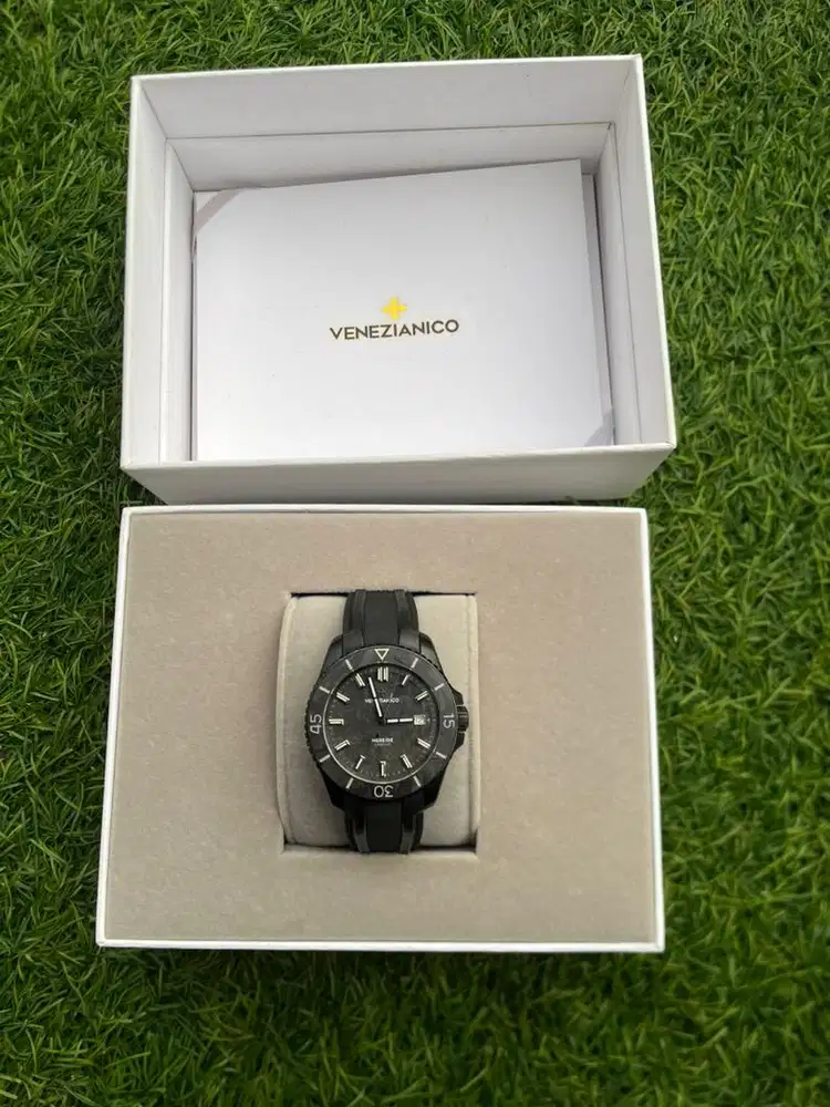 Jam tangan Venezianico Carbonio Italy automatic Sellita Swiss movement