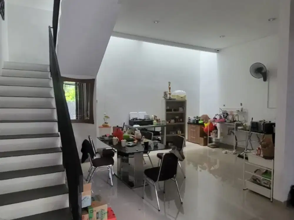 Turun Harga! Rumah Minimalis 3 Lantai LT 7 x 15 di BCS Raya Kelapa Gading