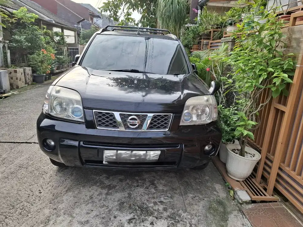 Nissan x-trail SST 2.5 Bensin AT, Hitam 2006