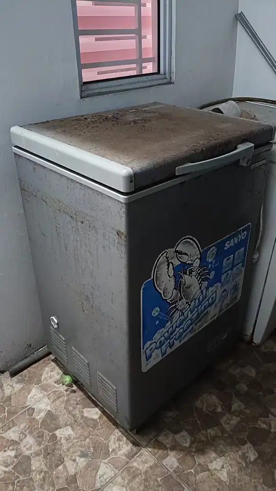 Freezer bekas. Msh dingin