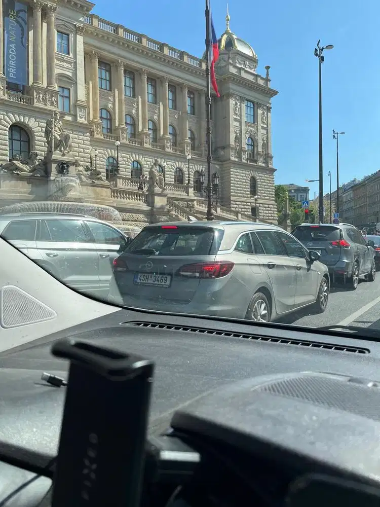 Lowongan Kerja: Sopir Pribadi (Menginap)