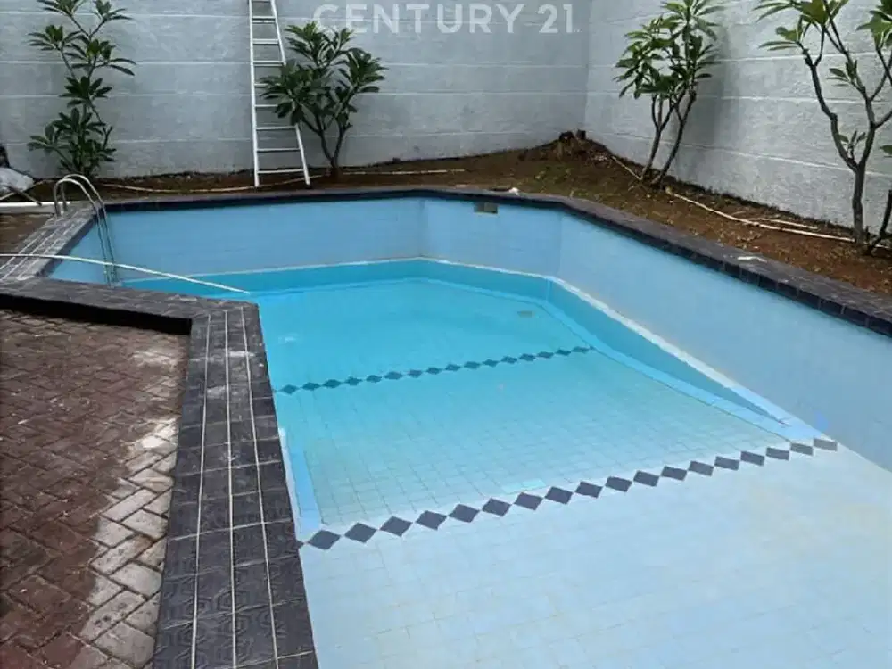 Rumah Ada Pool Cocok U Hunian/Kantor Lebak Bulus Jaksel