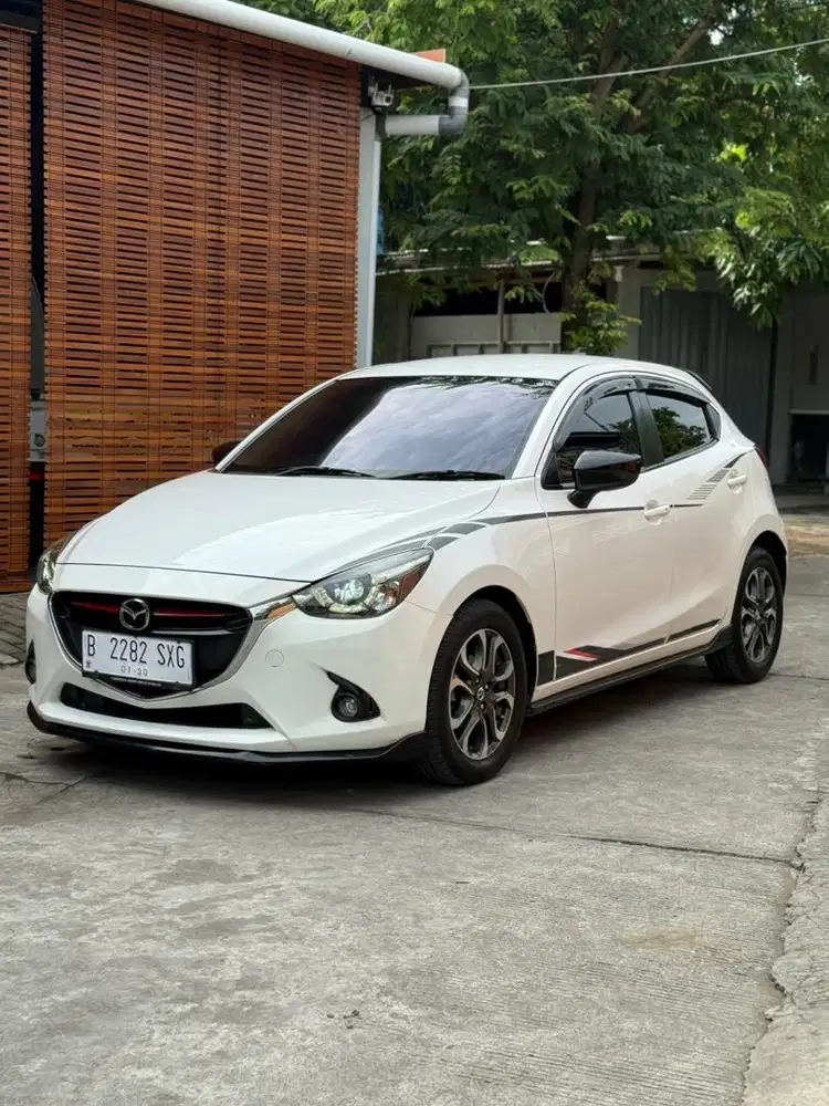 Mazda2 skyaktiv limeted km rendah