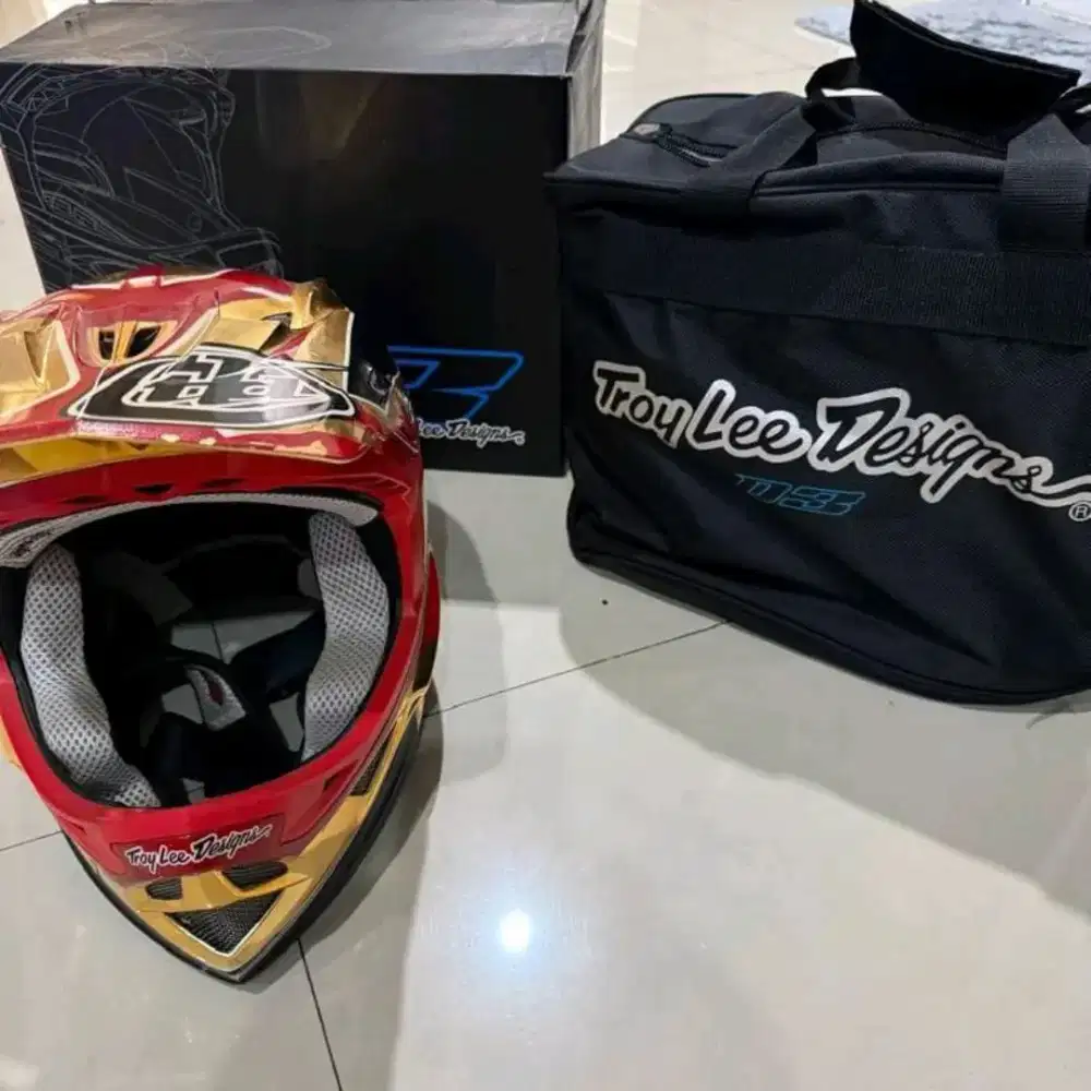 Helm Sepeda downhill