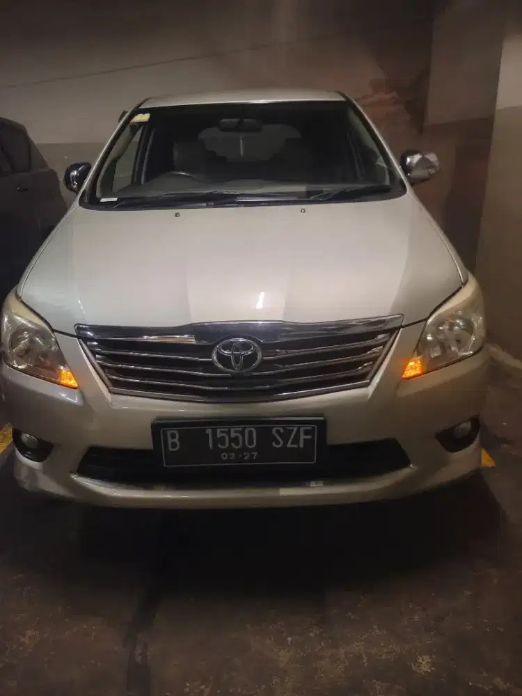 Toyota inova 2.0G bensin tahun 2012