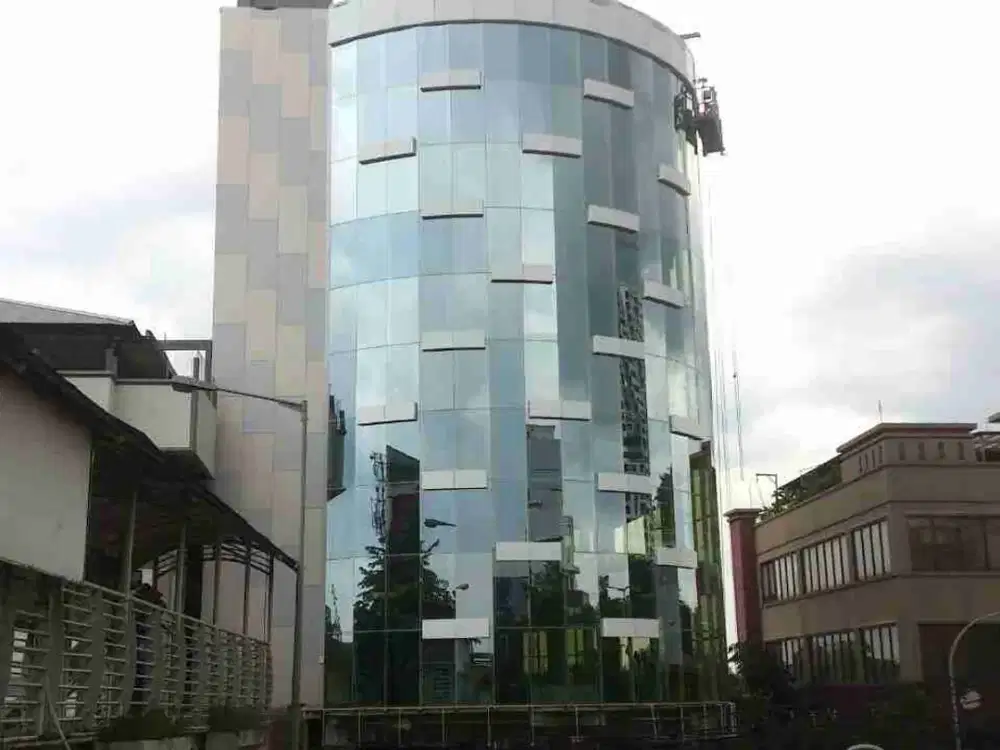 Dijual Gedung Baru Lokasi Strategis di Mampang Jakarta