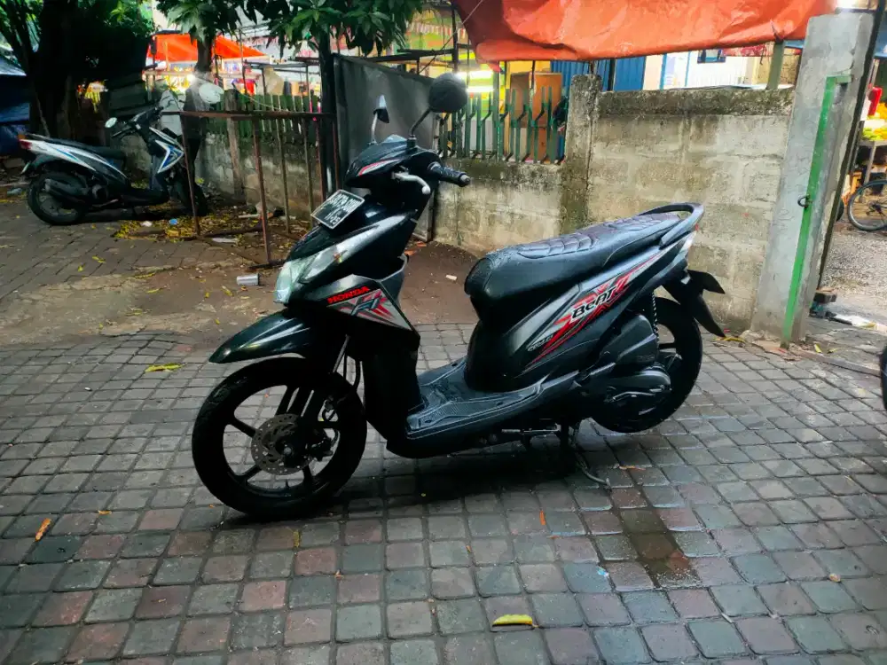 Honda Beat 110cc PGM-FI Thn 2015