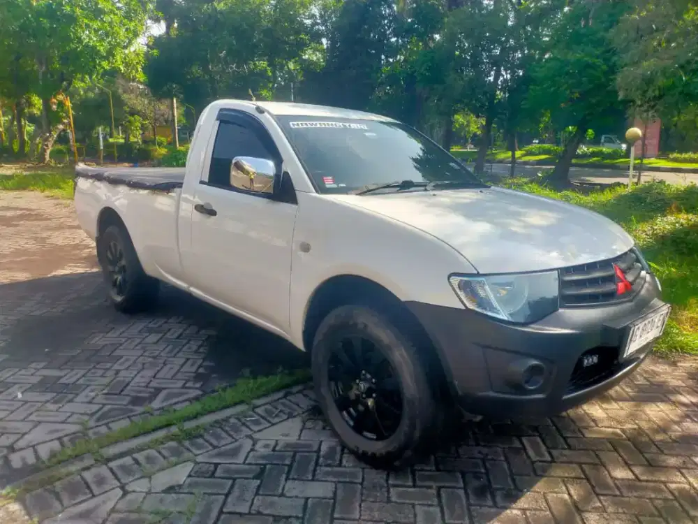 Mitsubishi Strada Triton Solar 2013 4x2 Asli Jatim Istimewa