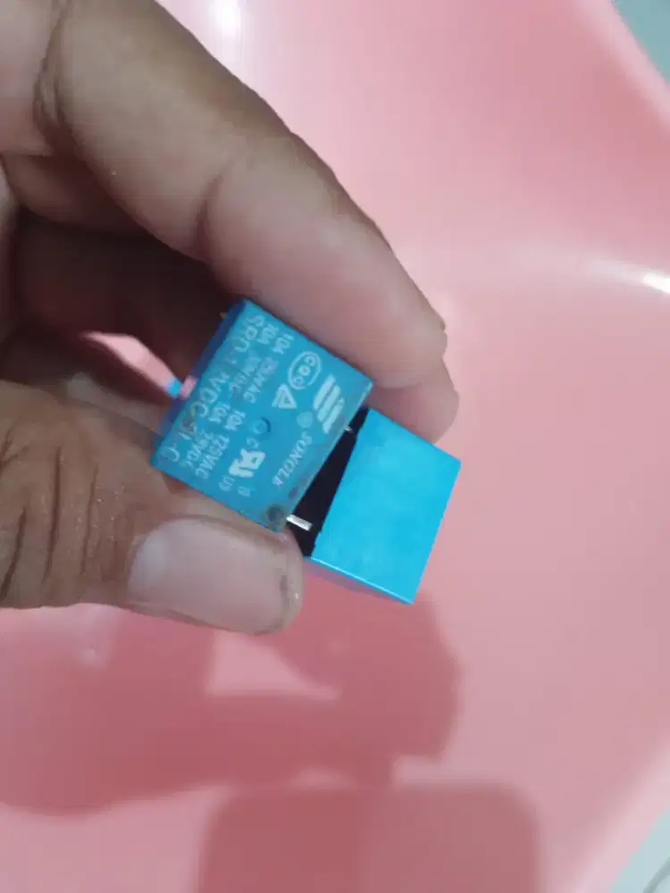 Relay 5 pin kecil biasanya untuk elektronik 10 ampere