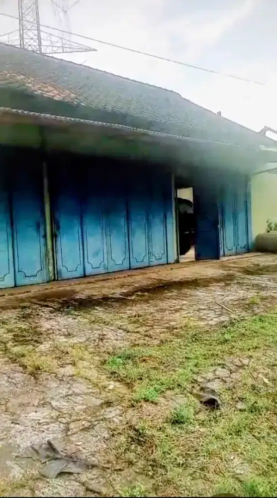 DIJUAL CEPAT TANAH + BANGUNAN EX GUDANG
HARGA D BAWAH PASAR 675Jt Nego