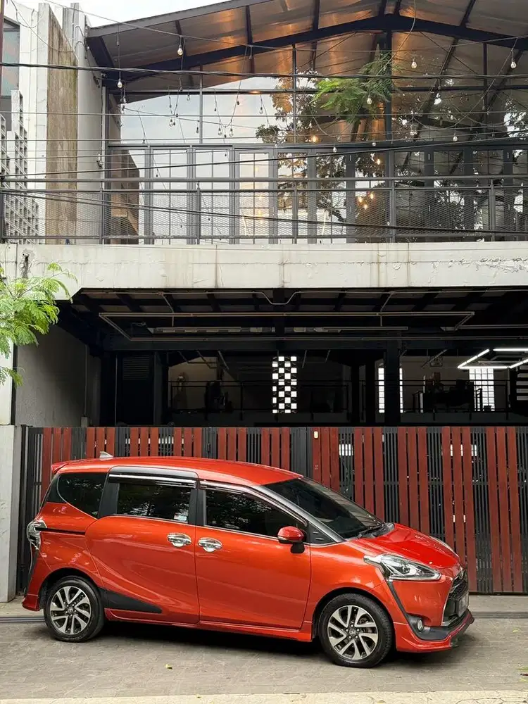 Sienta Q AT 2016 dp 8jtan Freed avanza xenia