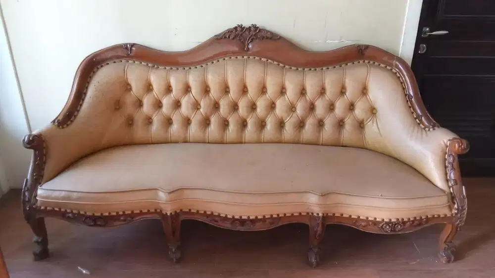 Dijual 1 set kursi dan meja