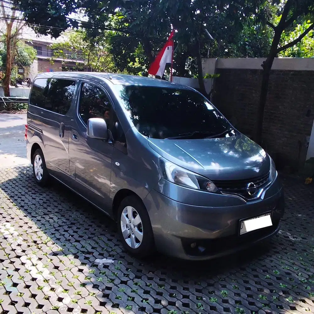 Nissan Evalia AT 2012