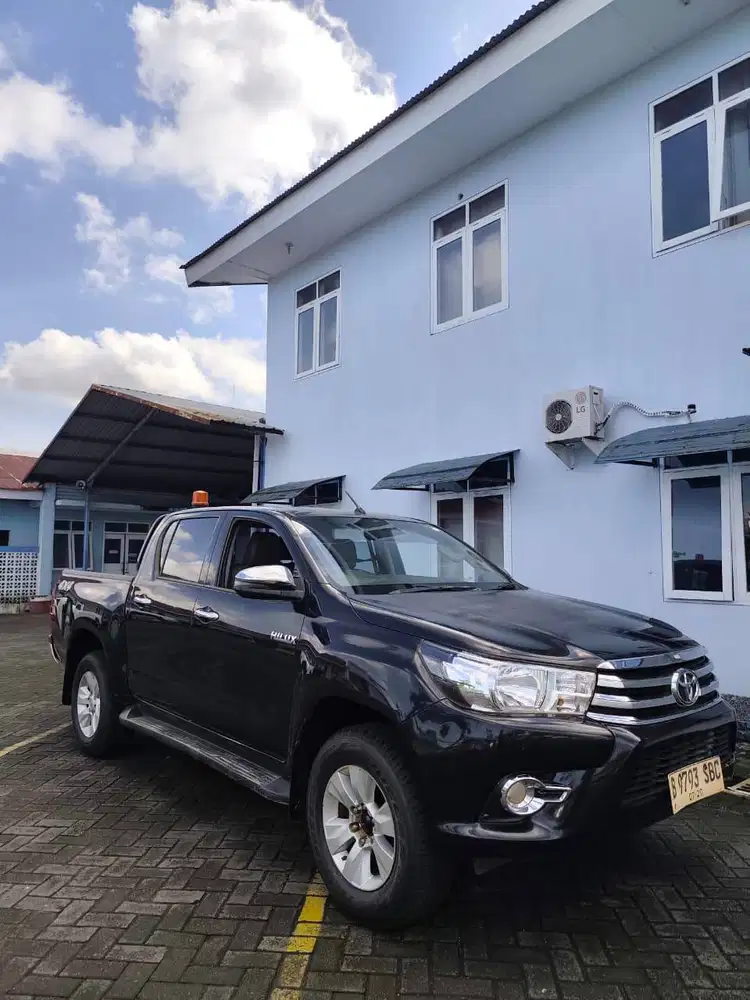 TOYOTA HILUX 2.4 G DOUBLE CABIN 4X4 M/T 2022