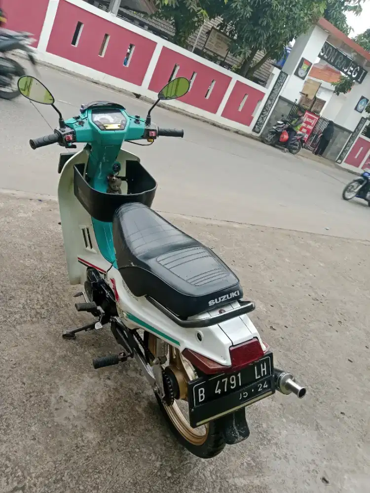 SUZUKI CRISTAL LENGKAP PLAT AB