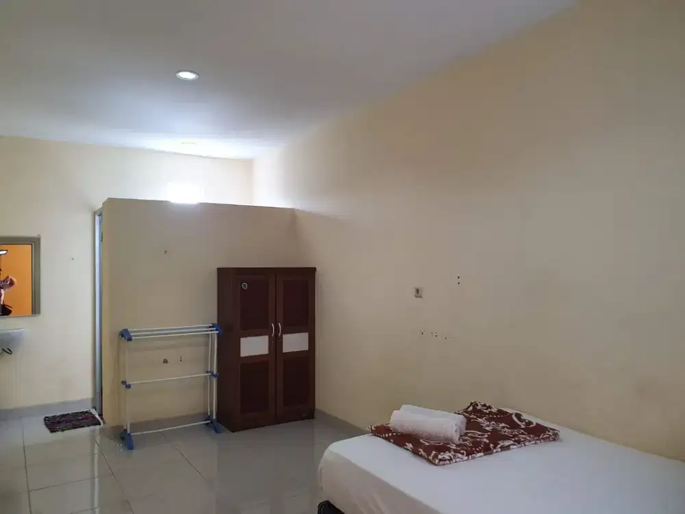 kost bebas bintaro kamarnya luas ada dapur parkir mobil motor sektor 9