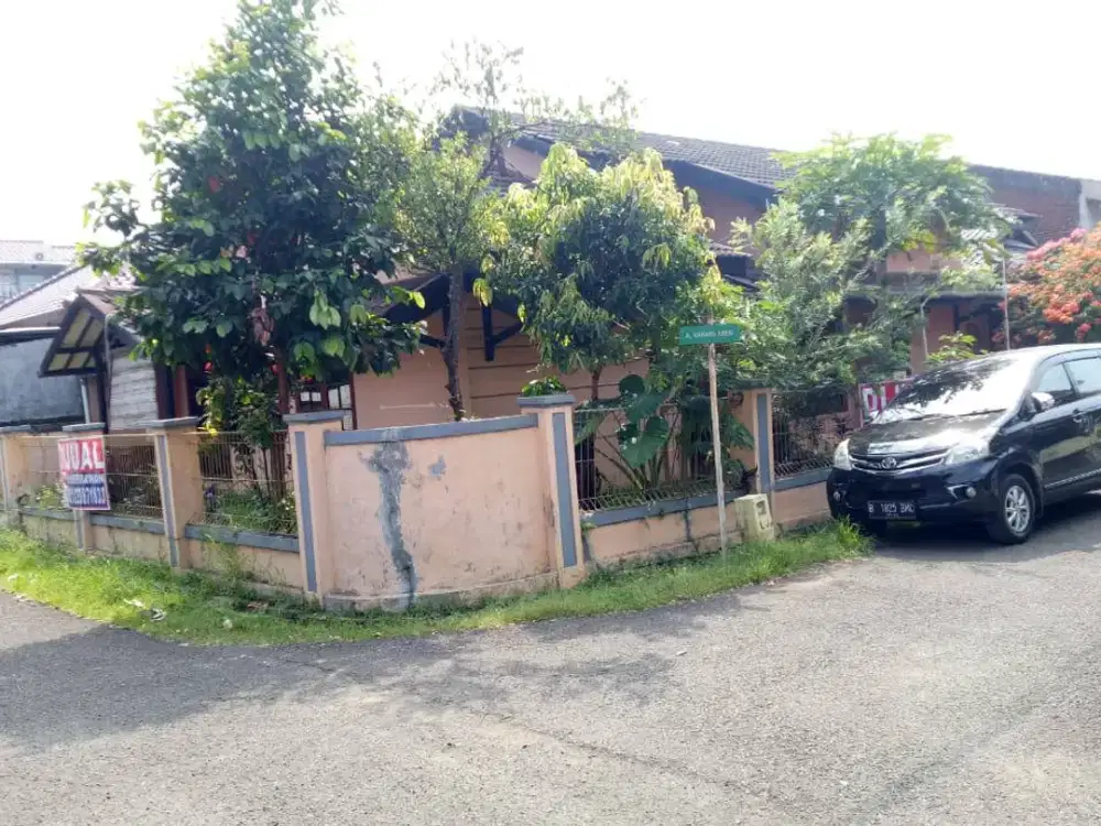 RUMAH HITUNG TANAH HOOK DI KOMPLEK ANTAPANI MURAH DI BAWAH PASAR