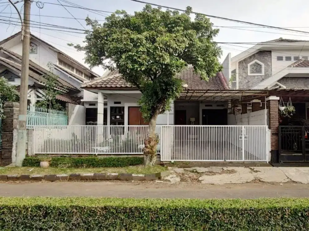 RUMAH SIAP HUNI DI KOMPLEK STRATEGIS CISARANTEN ENDAH SOEKARNO HATTA