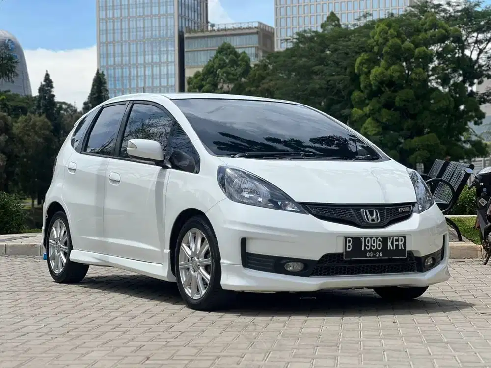 [LOW KM PAJAK PANJANG] Honda Jazz RS 1.5 GE8 AT 2013