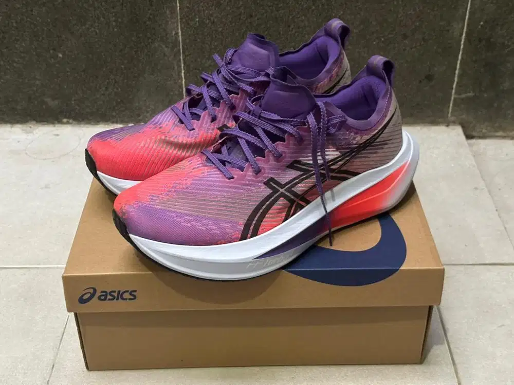 Sepatu Lari ASICS Megablast size 44 / US 10